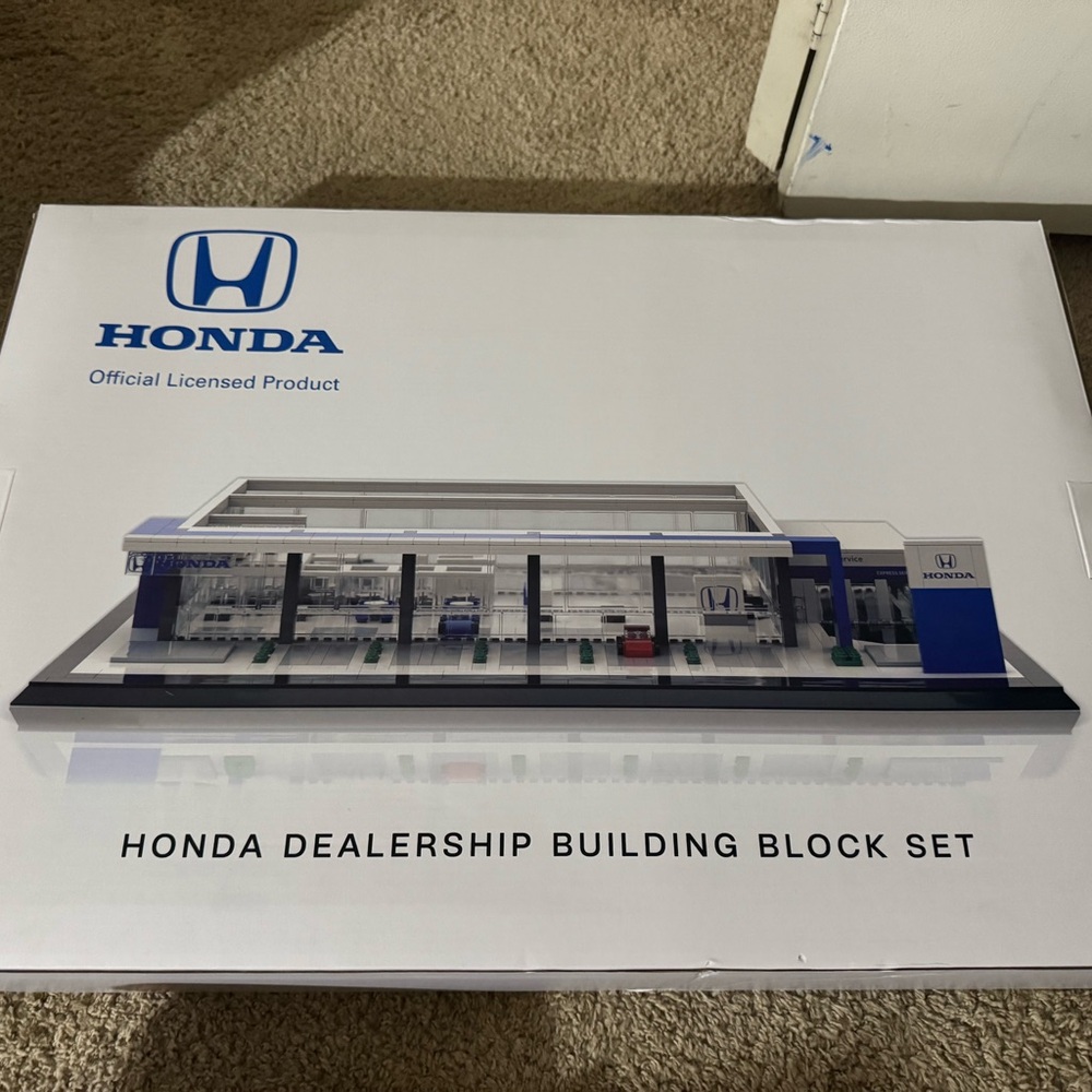 Honda Dealership Building Block Set - White & Blue Box